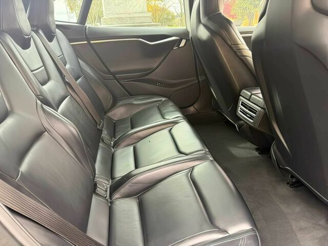 Синій Тесла Модель С, об'ємом двигуна 0 л та пробігом 74 тис. км за 10200 $, фото 12 на Automoto.ua