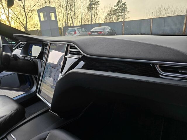 Синий Тесла Модель С, объемом двигателя 0 л и пробегом 87 тыс. км за 20200 $, фото 16 на Automoto.ua