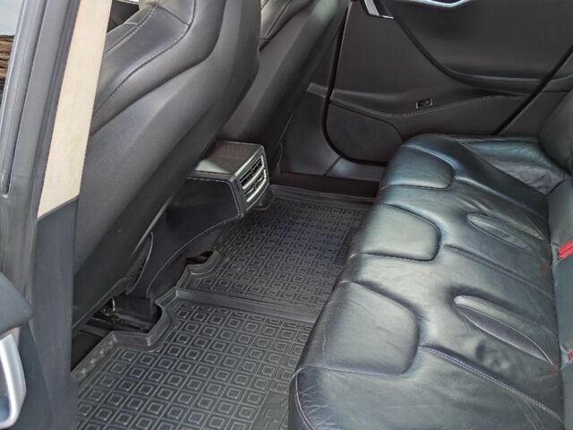 Синий Тесла Модель С, объемом двигателя 0 л и пробегом 125 тыс. км за 17000 $, фото 9 на Automoto.ua