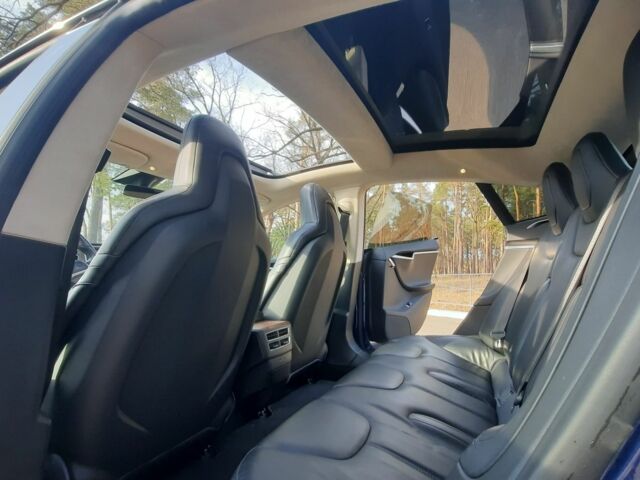 Синий Тесла Модель С, объемом двигателя 0 л и пробегом 145 тыс. км за 18500 $, фото 3 на Automoto.ua