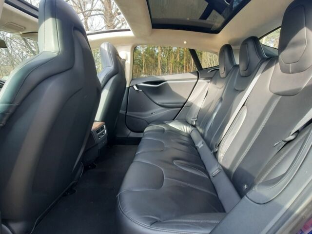 Синий Тесла Модель С, объемом двигателя 0 л и пробегом 145 тыс. км за 18500 $, фото 11 на Automoto.ua