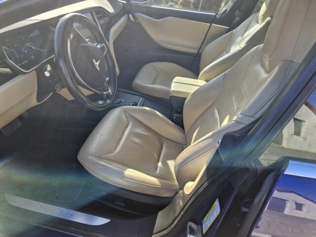 Синий Тесла Модель С, объемом двигателя 0 л и пробегом 210 тыс. км за 13900 $, фото 3 на Automoto.ua