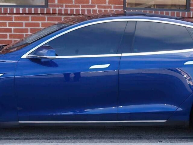 Синій Тесла Модель С, об'ємом двигуна 0 л та пробігом 70 тис. км за 14000 $, фото 3 на Automoto.ua