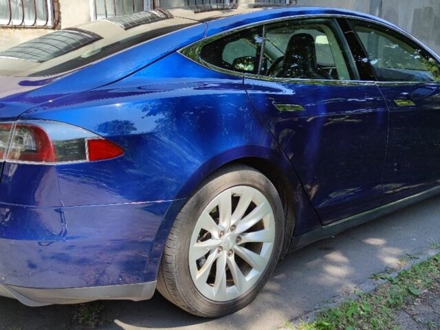 Синий Тесла Модель С, объемом двигателя 0 л и пробегом 200 тыс. км за 14000 $, фото 4 на Automoto.ua