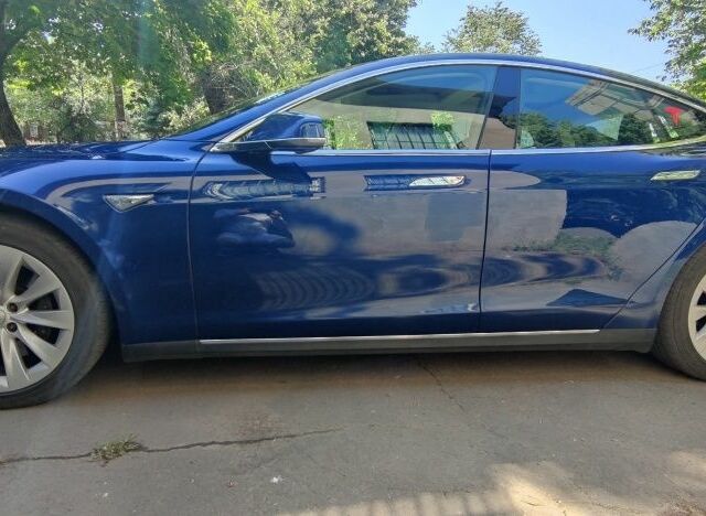 Синий Тесла Модель С, объемом двигателя 0 л и пробегом 125 тыс. км за 17000 $, фото 7 на Automoto.ua