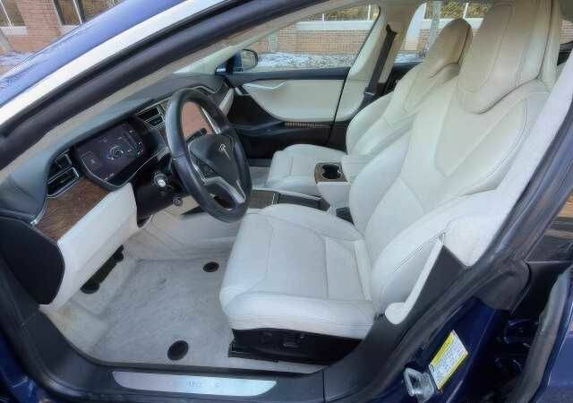 Синій Тесла Модель С, об'ємом двигуна 0 л та пробігом 101 тис. км за 10150 $, фото 9 на Automoto.ua