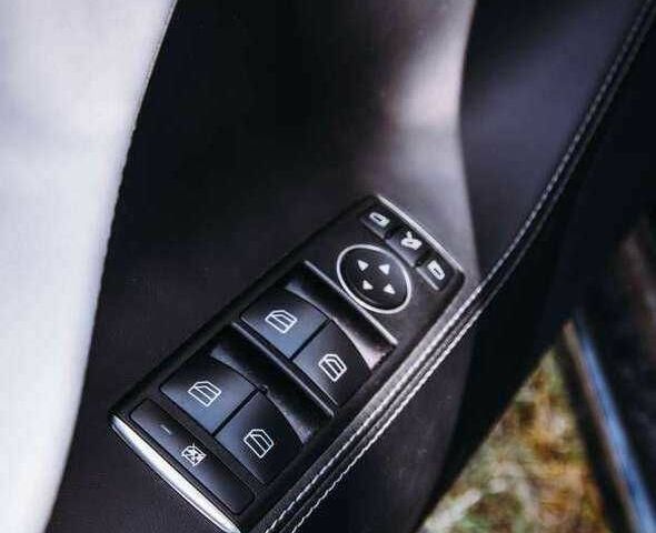Синий Тесла Модель С, объемом двигателя 0 л и пробегом 82 тыс. км за 14600 $, фото 8 на Automoto.ua