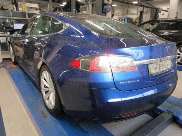 Синий Тесла Модель С, объемом двигателя 0 л и пробегом 160 тыс. км за 13700 $, фото 2 на Automoto.ua