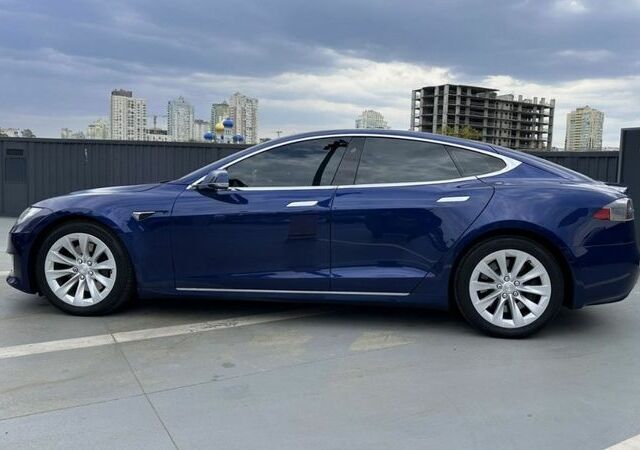 Синий Тесла Модель С, объемом двигателя 0 л и пробегом 201 тыс. км за 21500 $, фото 3 на Automoto.ua