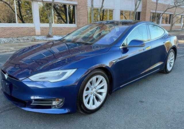 Синій Тесла Модель С, об'ємом двигуна 0 л та пробігом 101 тис. км за 10150 $, фото 2 на Automoto.ua