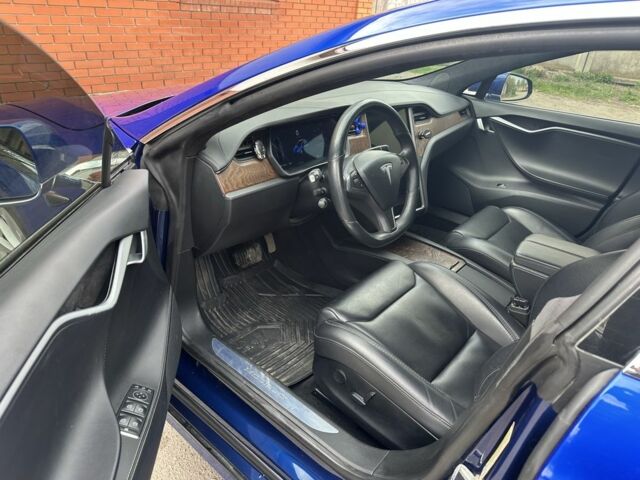 Синий Тесла Модель С, объемом двигателя 0 л и пробегом 129 тыс. км за 19000 $, фото 4 на Automoto.ua