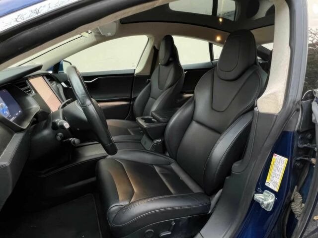 Синий Тесла Модель С, объемом двигателя 0 л и пробегом 89 тыс. км за 26000 $, фото 4 на Automoto.ua