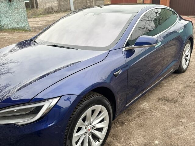 Синий Тесла Модель С, объемом двигателя 0 л и пробегом 67 тыс. км за 24499 $, фото 2 на Automoto.ua