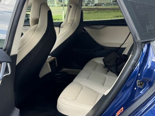 Синій Тесла Модель С, об'ємом двигуна 0 л та пробігом 130 тис. км за 16500 $, фото 6 на Automoto.ua
