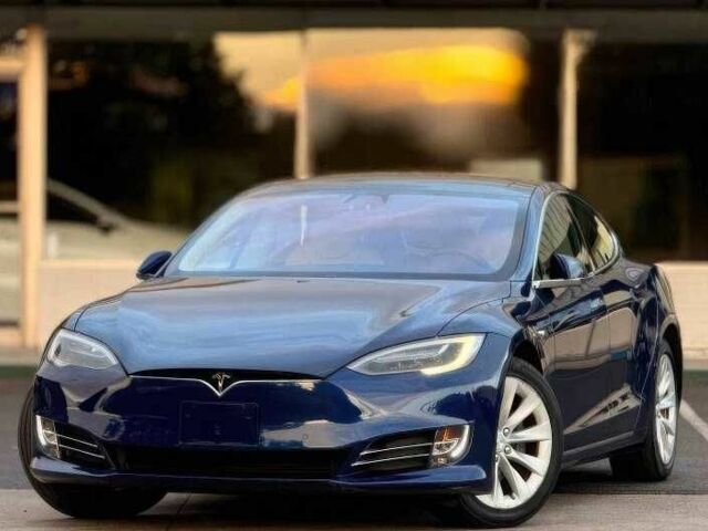 Синий Тесла Модель С, объемом двигателя 0 л и пробегом 88 тыс. км за 9000 $, фото 2 на Automoto.ua