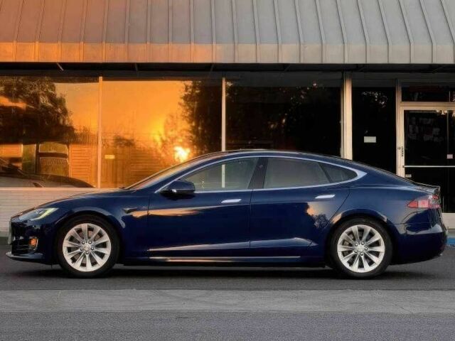 Синій Тесла Модель С, об'ємом двигуна 0 л та пробігом 89 тис. км за 8900 $, фото 4 на Automoto.ua