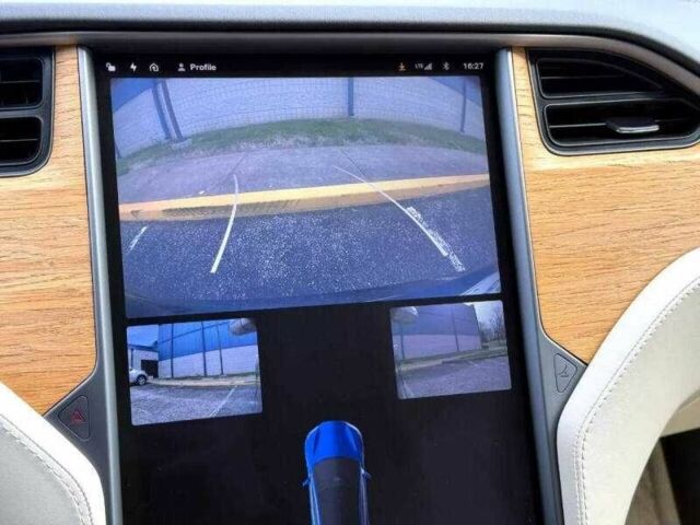 Синий Тесла Модель С, объемом двигателя 0 л и пробегом 25 тыс. км за 7500 $, фото 9 на Automoto.ua