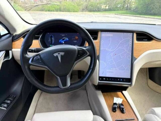 Синий Тесла Модель С, объемом двигателя 0 л и пробегом 25 тыс. км за 10300 $, фото 8 на Automoto.ua