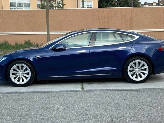 Синий Тесла Модель С, объемом двигателя 0 л и пробегом 48 тыс. км за 10000 $, фото 3 на Automoto.ua