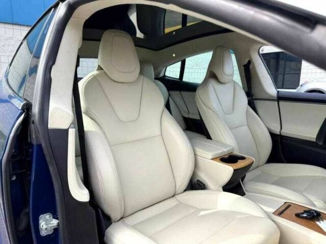 Синий Тесла Модель С, объемом двигателя 0 л и пробегом 25 тыс. км за 10300 $, фото 11 на Automoto.ua