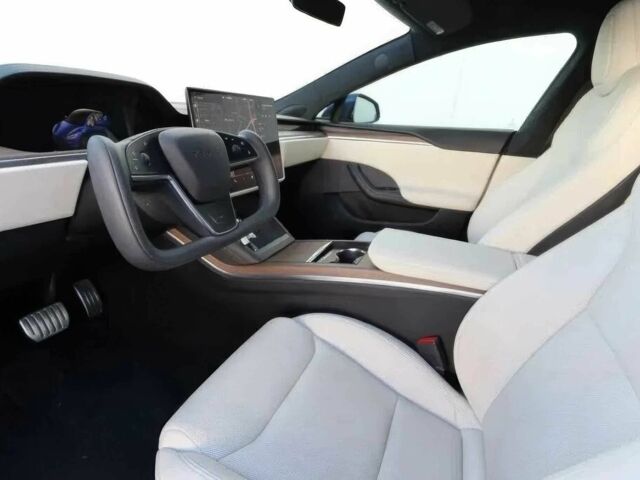 Синий Тесла Модель С, объемом двигателя 0 л и пробегом 24 тыс. км за 18600 $, фото 7 на Automoto.ua