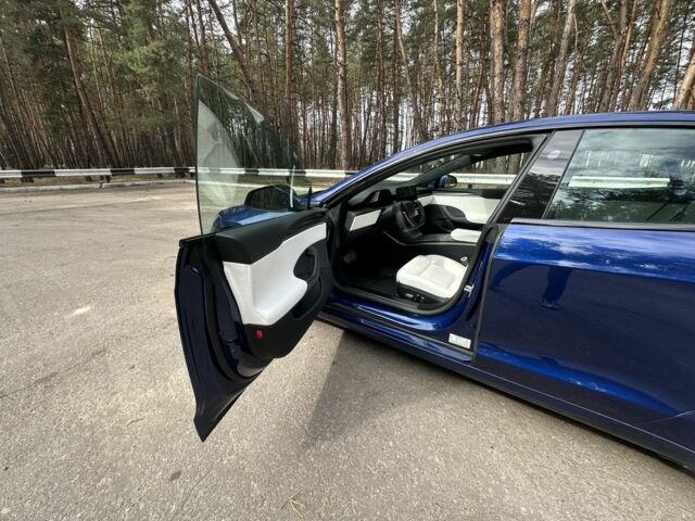 Синий Тесла Модель С, объемом двигателя 0 л и пробегом 54 тыс. км за 49500 $, фото 2 на Automoto.ua