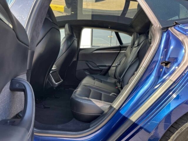 Синий Тесла Модель С, объемом двигателя 0 л и пробегом 13 тыс. км за 28400 $, фото 10 на Automoto.ua
