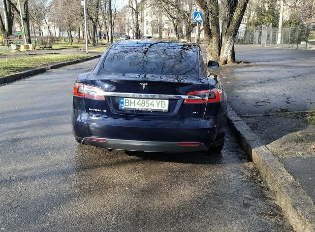 Синій Тесла Модель С, об'ємом двигуна 0 л та пробігом 333 тис. км за 14500 $, фото 2 на Automoto.ua