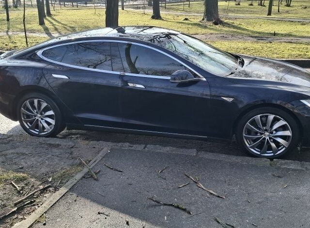 Синій Тесла Модель С, об'ємом двигуна 0 л та пробігом 333 тис. км за 14500 $, фото 3 на Automoto.ua