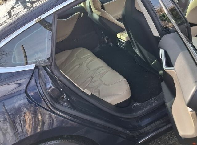 Синій Тесла Модель С, об'ємом двигуна 0 л та пробігом 333 тис. км за 14500 $, фото 5 на Automoto.ua