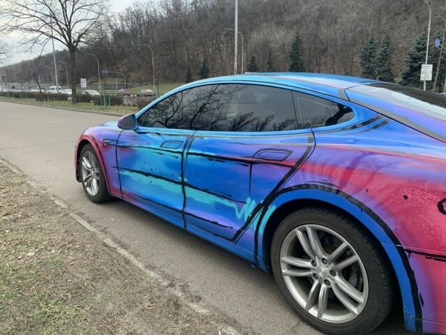 Синий Тесла Модель С, объемом двигателя 0 л и пробегом 250 тыс. км за 305 $, фото 2 на Automoto.ua