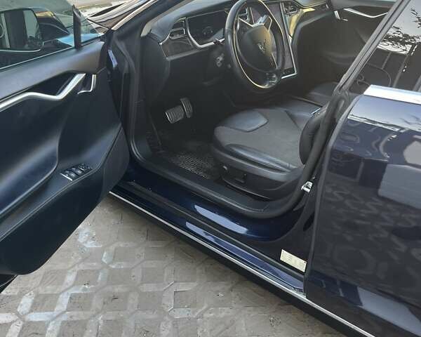 Синий Тесла Модель С, объемом двигателя 0 л и пробегом 165 тыс. км за 16000 $, фото 6 на Automoto.ua