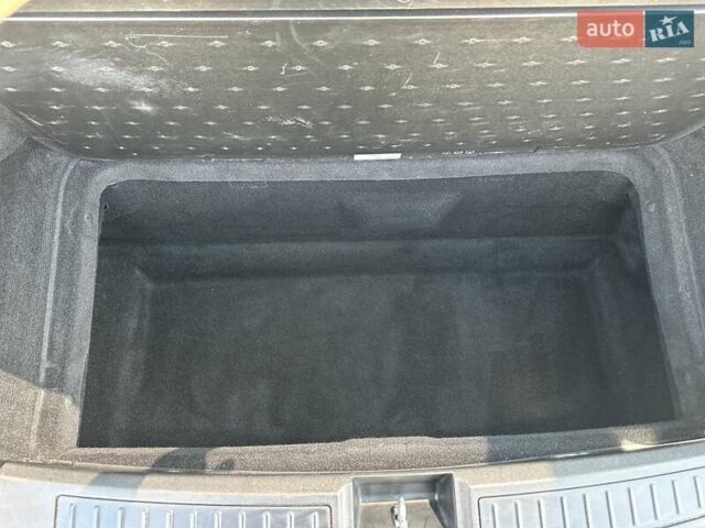 Тесла Модель С 2013 у Києві на Automoto.ua Синій Тесла Модель С, об'ємом двигуна 0 л та пробігом 165 тис. км за 13333 $, фото 13 на Automoto.ua