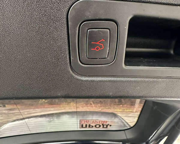 Синий Тесла Модель С, объемом двигателя 0 л и пробегом 165 тыс. км за 12500 $, фото 10 на Automoto.ua