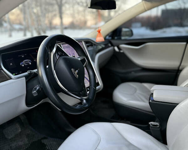Синий Тесла Модель С, объемом двигателя 0 л и пробегом 371 тыс. км за 11000 $, фото 6 на Automoto.ua