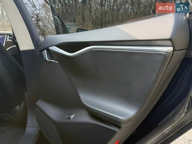 Синий Тесла Модель С, объемом двигателя 0 л и пробегом 245 тыс. км за 11500 $, фото 9 на Automoto.ua