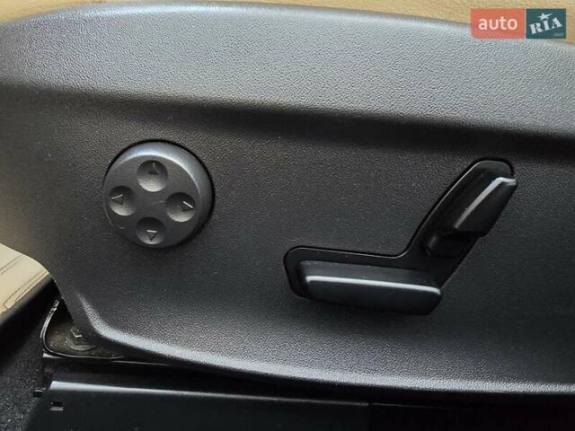 Синій Тесла Модель С, об'ємом двигуна 0 л та пробігом 155 тис. км за 12499 $, фото 29 на Automoto.ua