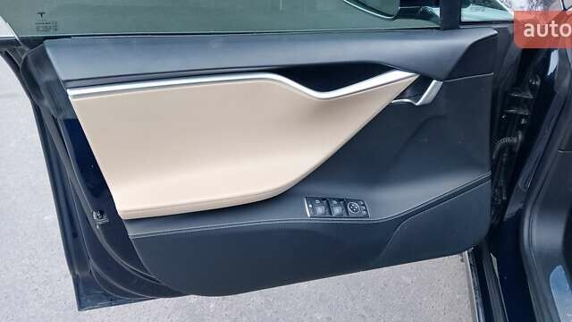 Синий Тесла Модель С, объемом двигателя 0 л и пробегом 193 тыс. км за 19900 $, фото 31 на Automoto.ua