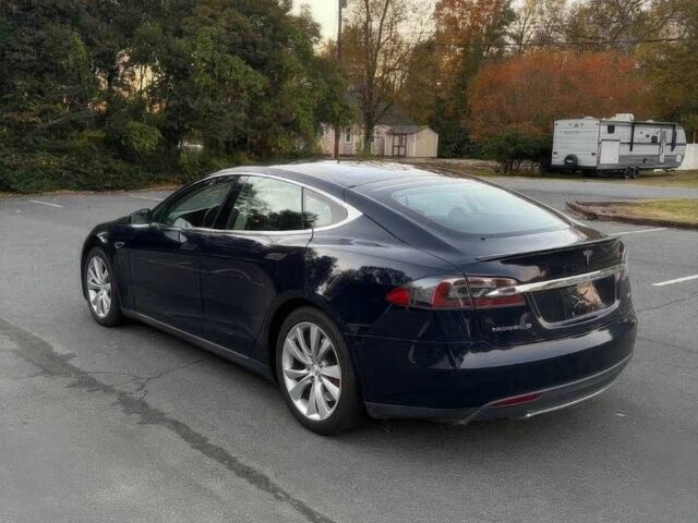 Синий Тесла Модель С, объемом двигателя 0 л и пробегом 90 тыс. км за 6000 $, фото 3 на Automoto.ua