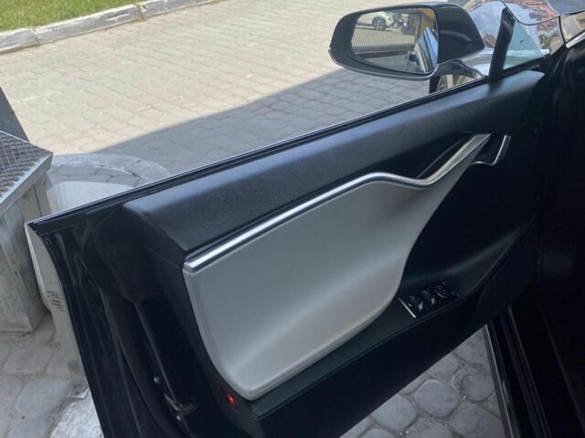 Синій Тесла Модель С, об'ємом двигуна 0 л та пробігом 200 тис. км за 12500 $, фото 11 на Automoto.ua