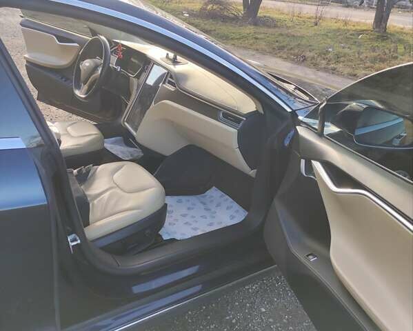 Синій Тесла Модель С, об'ємом двигуна 0 л та пробігом 120 тис. км за 14999 $, фото 6 на Automoto.ua
