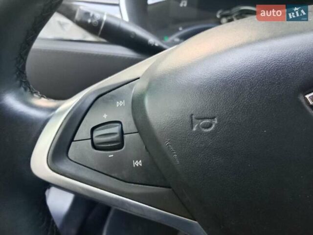 Синій Тесла Модель С, об'ємом двигуна 0 л та пробігом 192 тис. км за 10999 $, фото 59 на Automoto.ua