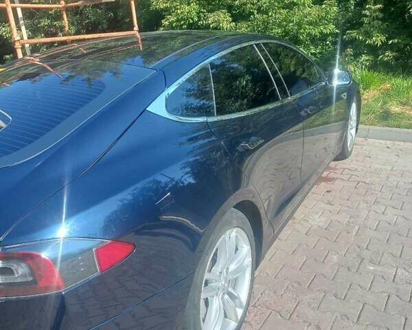 Синий Тесла Модель С, объемом двигателя 0 л и пробегом 180 тыс. км за 11300 $, фото 3 на Automoto.ua