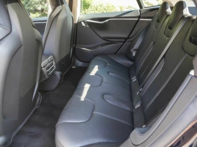 Синий Тесла Модель С, объемом двигателя 0 л и пробегом 84 тыс. км за 6100 $, фото 9 на Automoto.ua