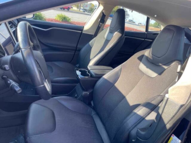 Синий Тесла Модель С, объемом двигателя 0 л и пробегом 80 тыс. км за 6000 $, фото 6 на Automoto.ua