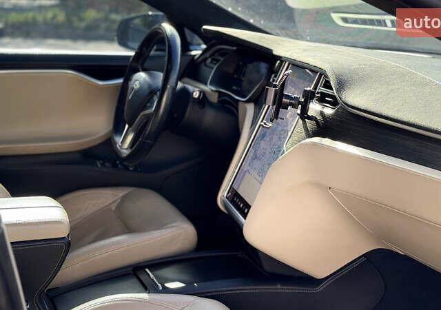 Синий Тесла Модель С, объемом двигателя 0 л и пробегом 200 тыс. км за 15400 $, фото 26 на Automoto.ua