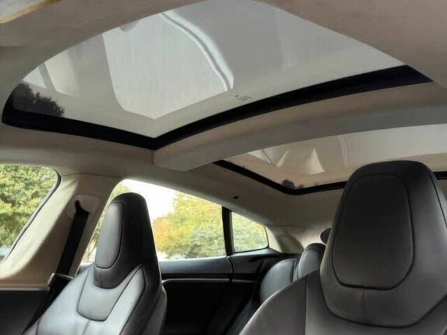 Синий Тесла Модель С, объемом двигателя 0 л и пробегом 90 тыс. км за 6000 $, фото 7 на Automoto.ua