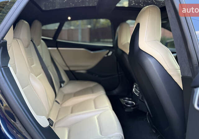 Синий Тесла Модель С, объемом двигателя 0 л и пробегом 200 тыс. км за 15400 $, фото 23 на Automoto.ua