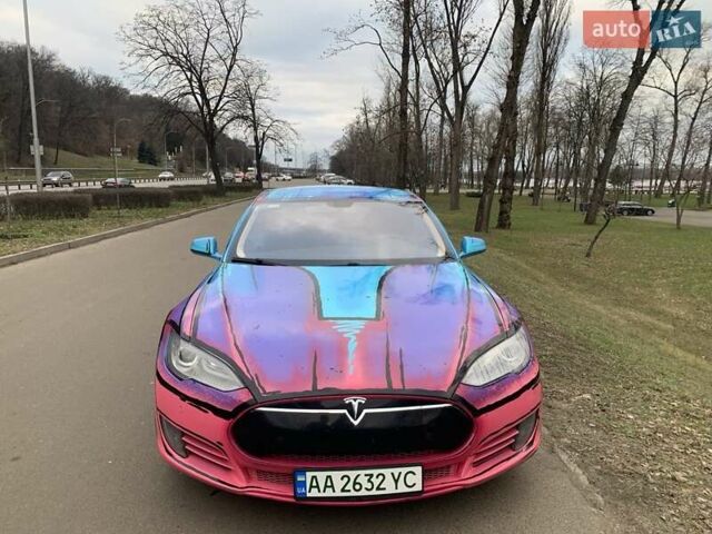 Синий Тесла Модель С, объемом двигателя 0 л и пробегом 252 тыс. км за 11500 $, фото 3 на Automoto.ua