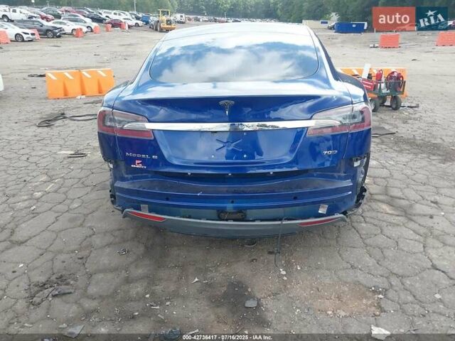 Синий Тесла Модель С, объемом двигателя 0 л и пробегом 140 тыс. км за 10500 $, фото 10 на Automoto.ua